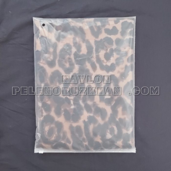 زیپ کیپ ریلی بسته بندی پوشاک (12)